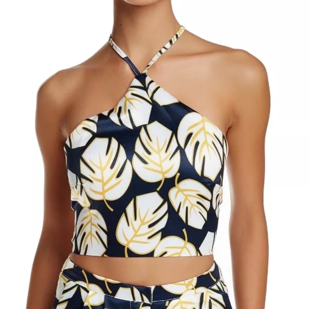 MISSGUIDED Blue Leaf Print Halter Cropped Top